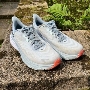 Hoka Arahi 6 womens size 8.5